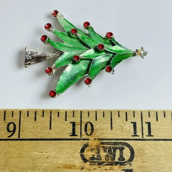 Vintage Christmas Tree Brooch Pin Green Enamel Red Rhinestones Silver Tone - Picture 2 of 4
